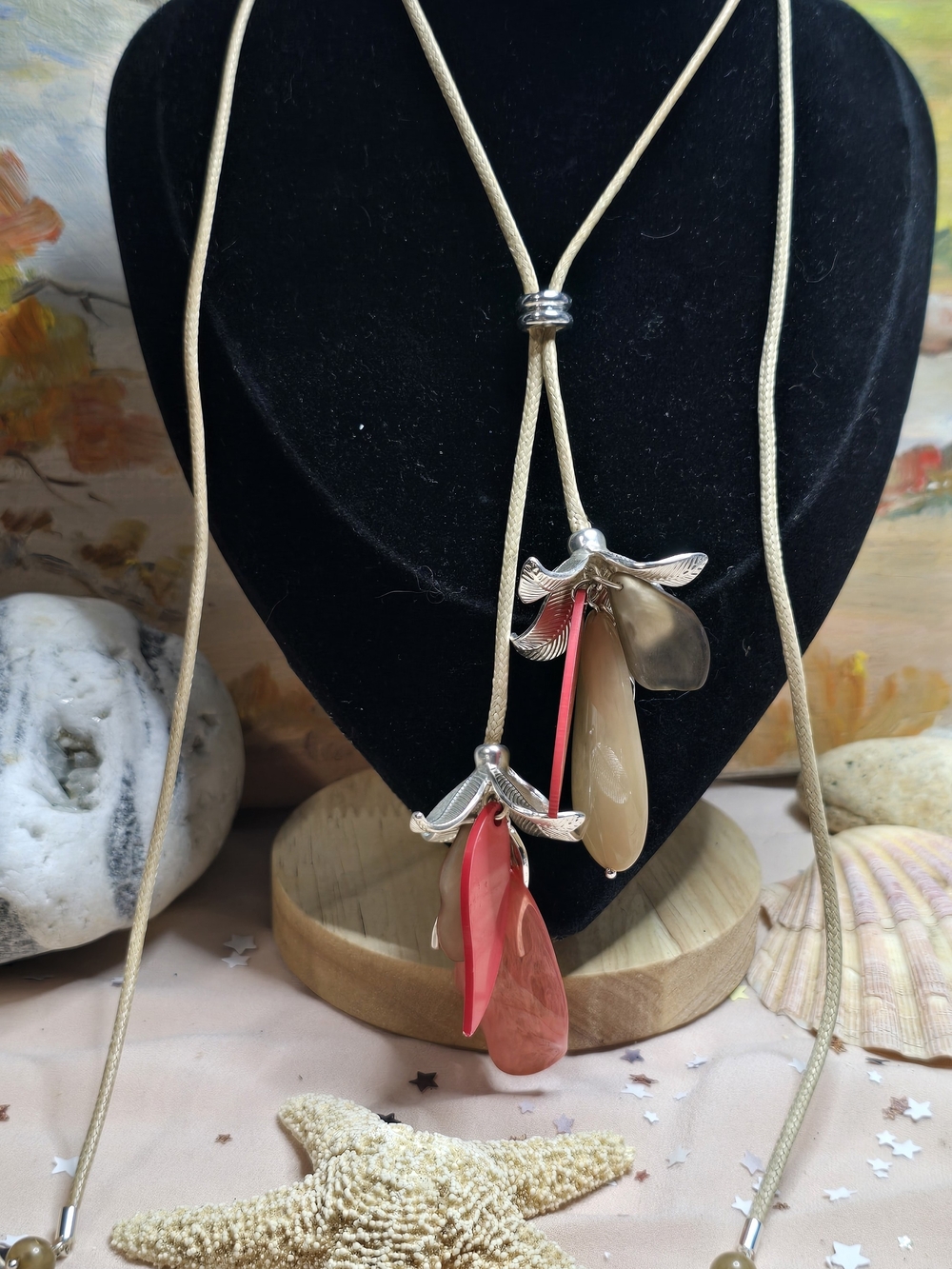 Stylish Women’s Multi-Petal Pendant Necklace - Pink & Beige